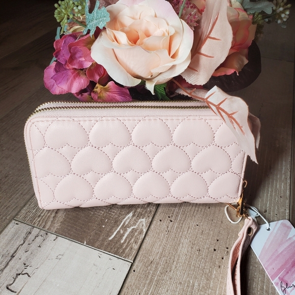 NWT Blush Kiss Large Heart Quilted Pillow Pink Double Zip-Around Vegan Wallet - Picture 11 of 16